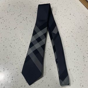 EUC Black & Grey Burberry Skinny Check Tie